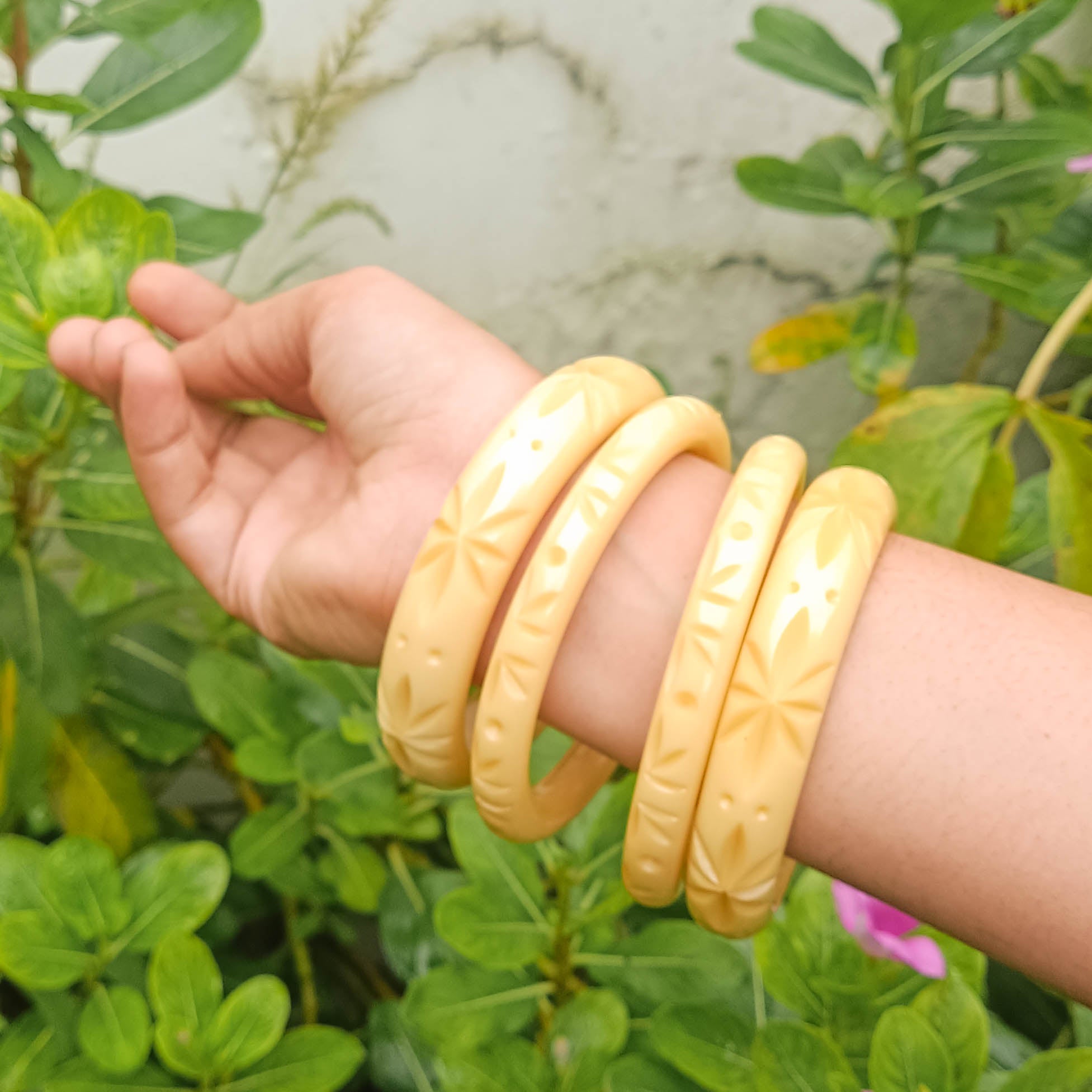 Aabroo Acrylic Resin Bangle Set - Handcrafted White Floral Bangles for Women | Set of 4 Bangles