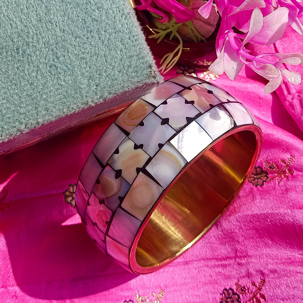 Aara Mother of Pearl Bangle – Elegant White Geometric Design for Daily Wear | Lightweight Kada for Girls & Women