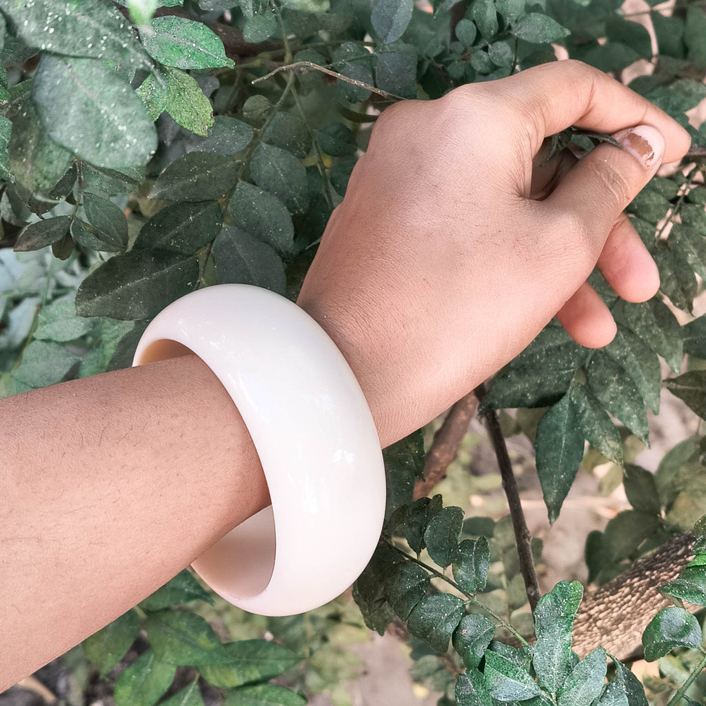 Zeen Glossy White Resin Kada For Women & Girls | Lightweight Resin Bangle | Premium Off-White Chunky Bangle for Women