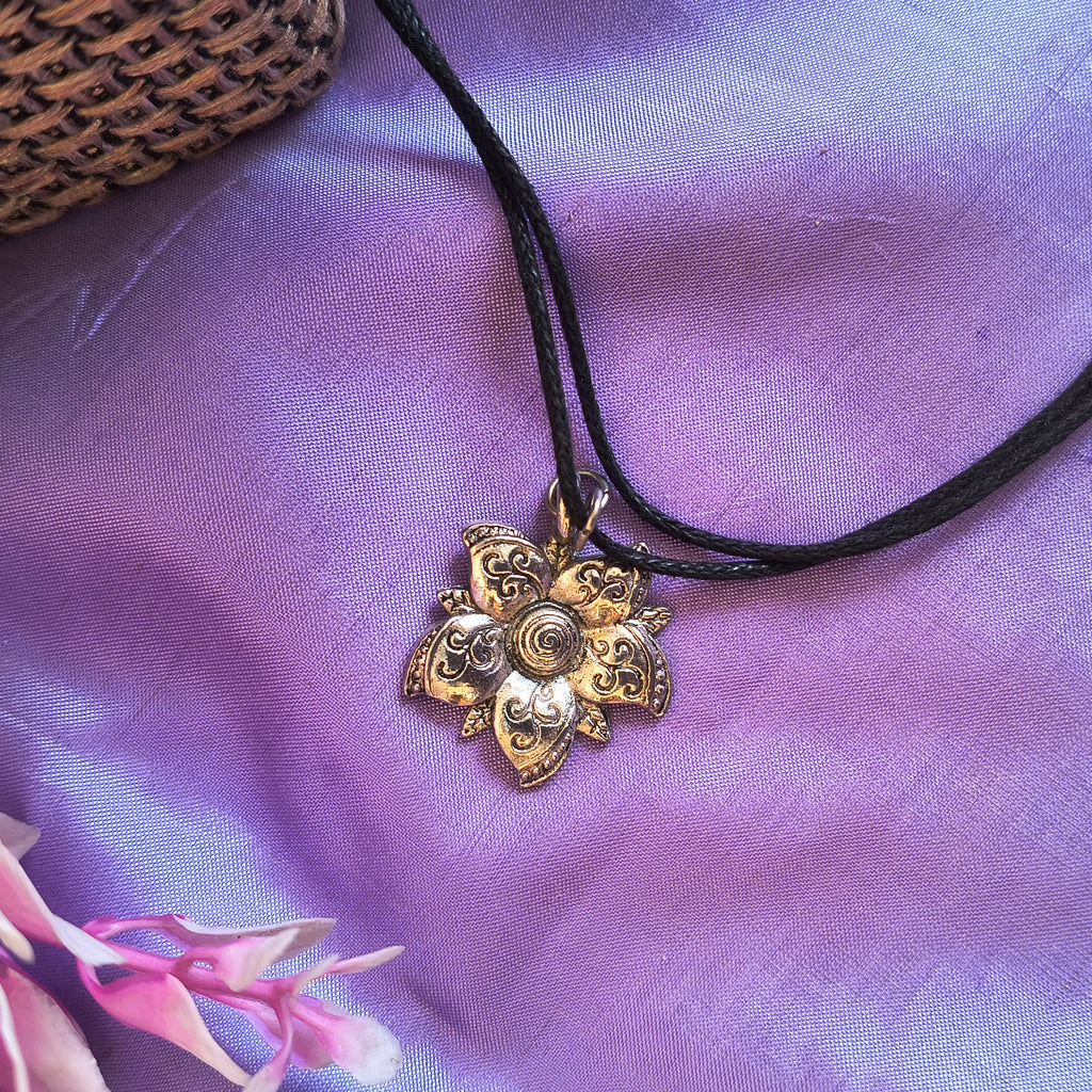 Megha Adjustable Floral Charm Anklet